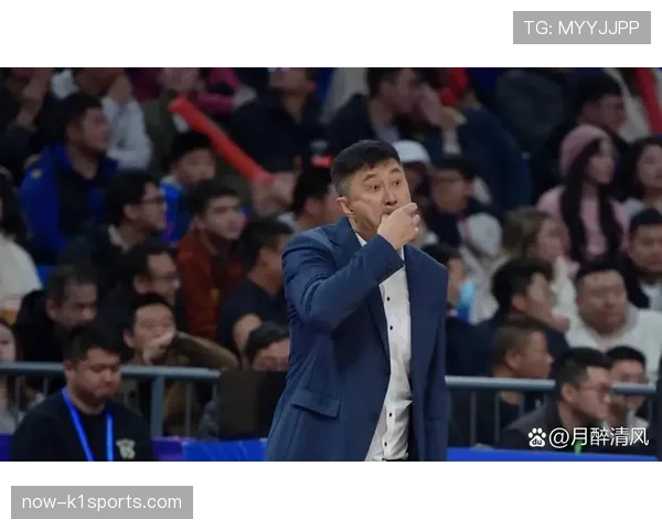 广东队高位包夹快速反击 打法侵略性彰显杜锋风格